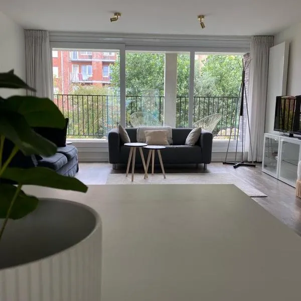 Recent en lichtrijk duplex-appartement te Wenduine，位于文代讷的酒店