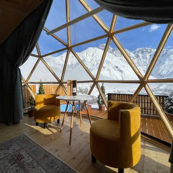 Gabua Glamping，位于卡兹贝吉的酒店