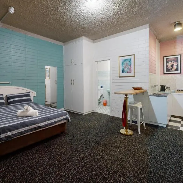 West End Motel & Backpackers,位于阿德莱德的酒店