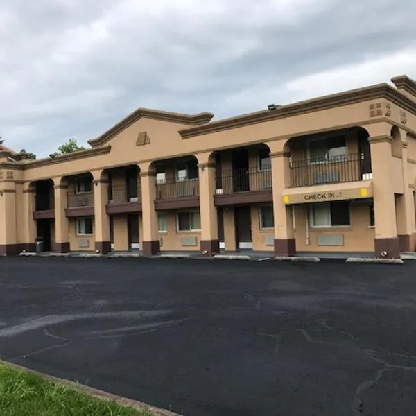 Royal Inn，位于贝尔马尔的酒店
