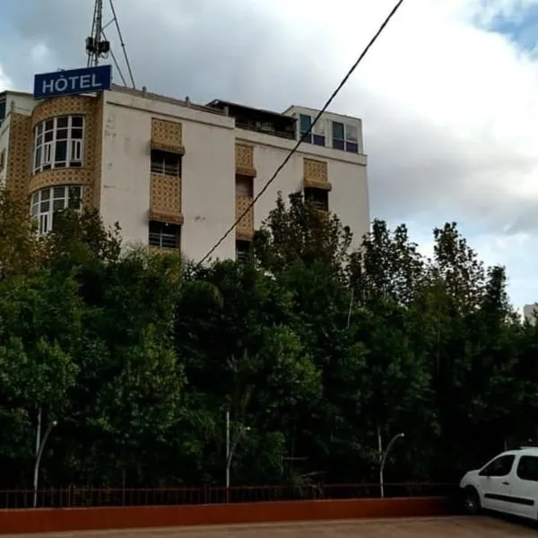 Hôtel Senhaja Sefrou，位于Iaouine的酒店