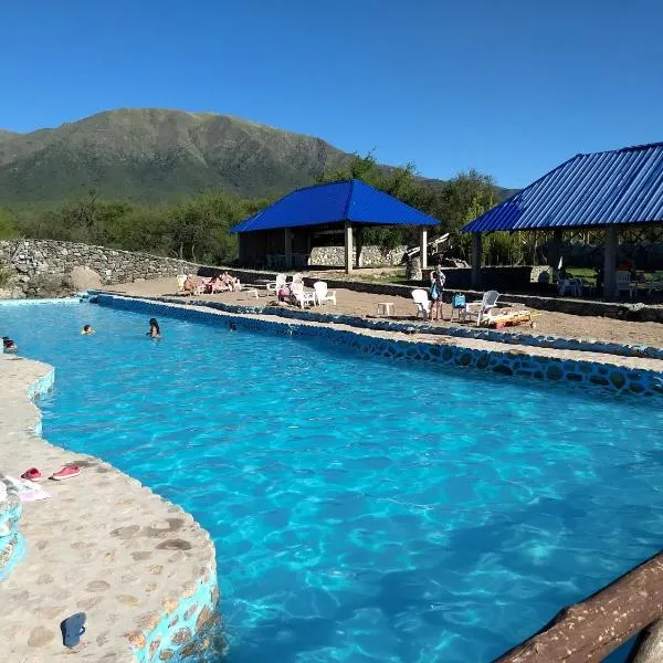 Cabañas LAGUNA AZUL -Los Molles - San Luis，位于Villa Larca的酒店