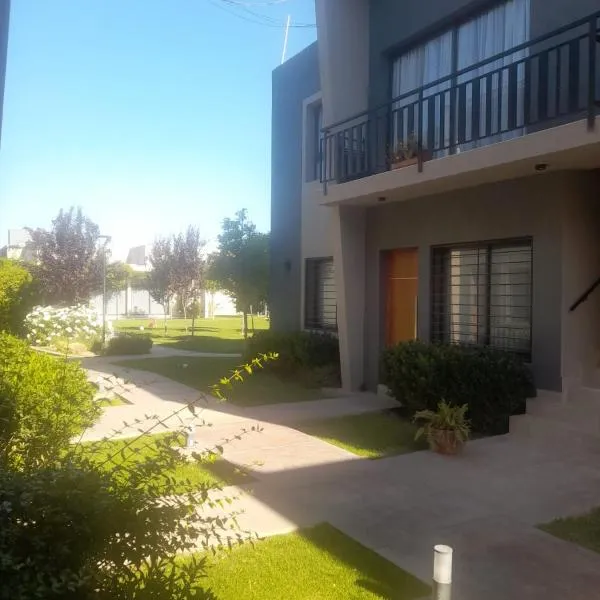 Moreno Park Complejo Residencial Bloque 5 Dep 1, Lujan de Cuyo，位于卢汉德库约的酒店