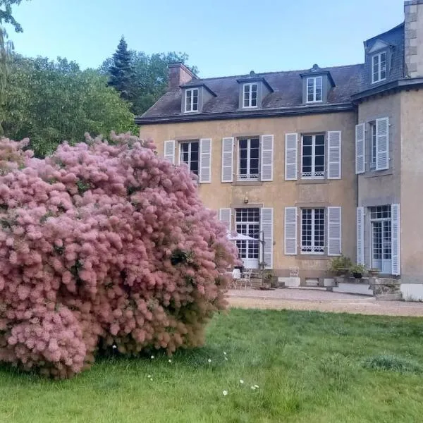 LA LANDE，位于Le Cloître-Saint-Thégonnec的酒店