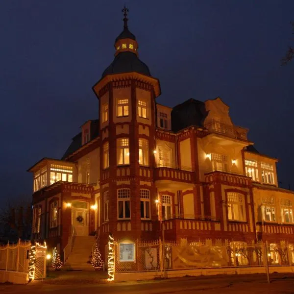斯特拉马里斯别墅公寓式酒店，位于Przytór的酒店