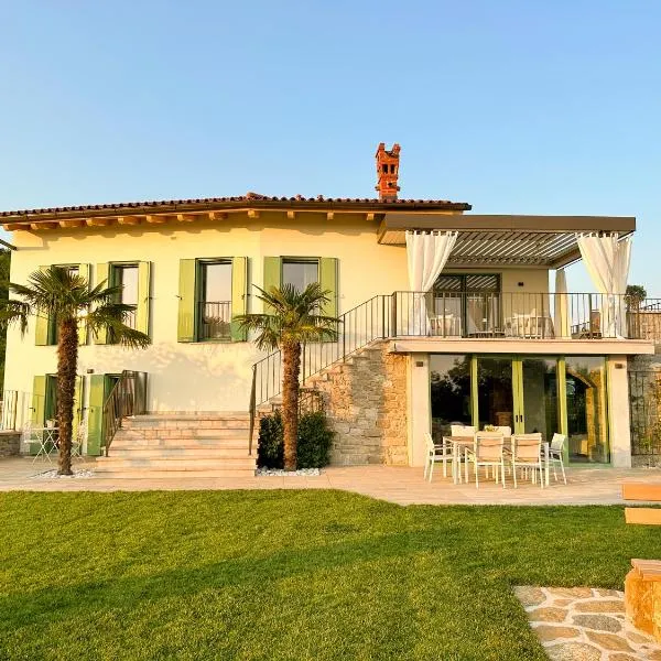 Ca' S Lorenz - A Luxury 100m2 Apartment in a Chic Vineyard Villa，位于多博沃的酒店