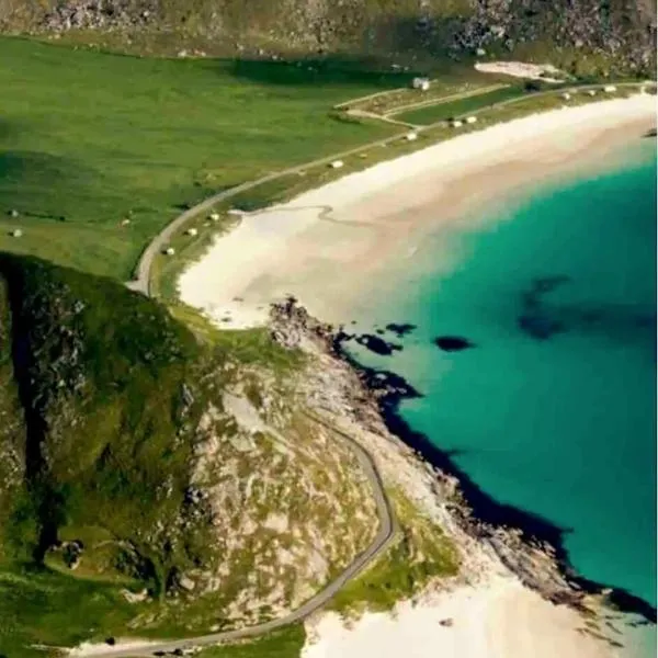 Haukland Beach House，位于Offersøya的酒店