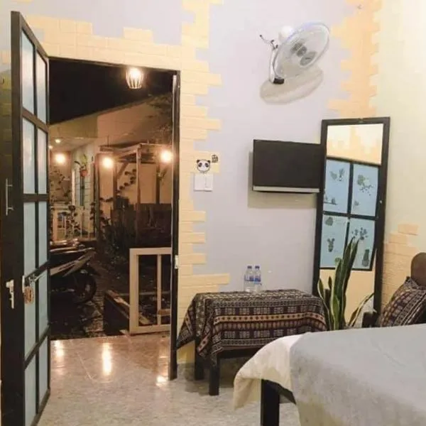 Homestay Vườn nhãn，位于Plei Kêp的酒店