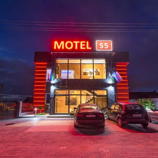 MOTEL S5，位于Zbrachlin的酒店