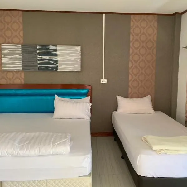 บุญพล รีสอร์ต boonpon resort，位于Wichian Buri的酒店