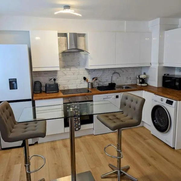 Thurrock-Grays Cosy 2 bed Flat easy access to London，位于Horndon on the Hill的酒店