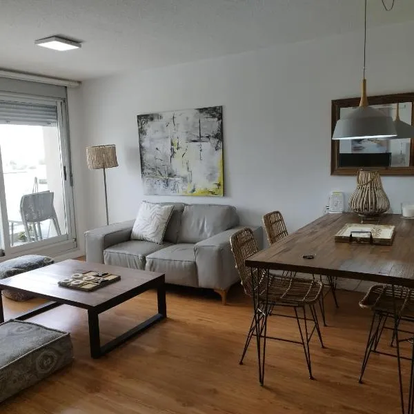 Moderno apartamento con vista，位于Colón的酒店