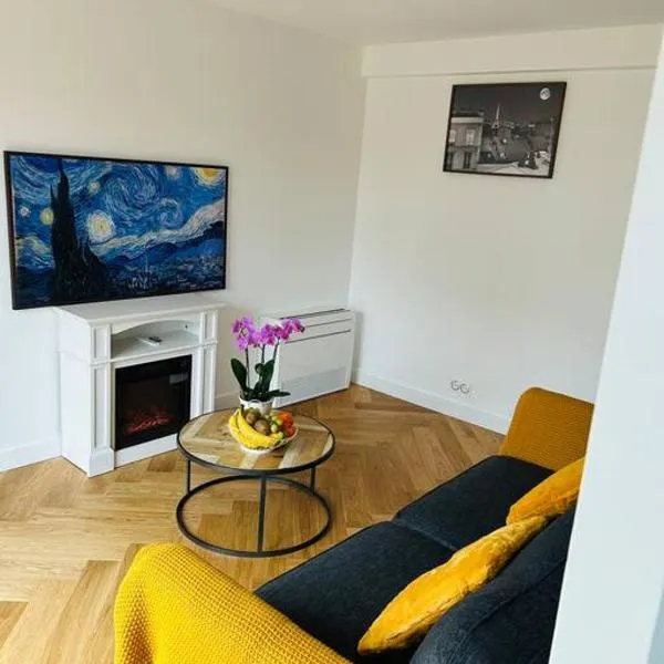An Exceptional Apartment, 20 Min Paris, 10 Min Orly Airport, 30 Min Disney, 25 Min Versailles, Parking and Electric recharge free，位于安东尼的酒店