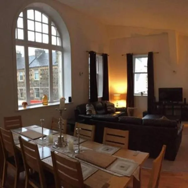 Large Apartment in Rothesay on The Isle of Bute，位于Kilchattan的酒店