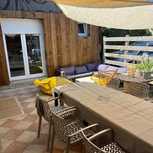 JoePolly surf House，位于拉卡诺的酒店