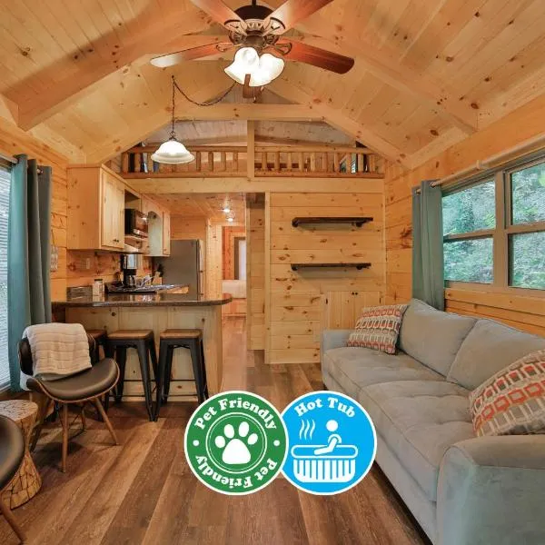 Bryce Cabin Lookout Mtn Tiny Home W Swim Spa，位于查塔努加的酒店
