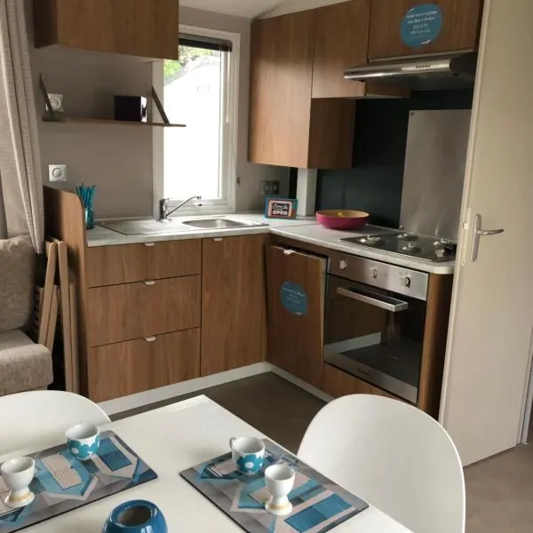 Mobilhome 6-8 personnes Clim，位于圣让-德蒙的酒店