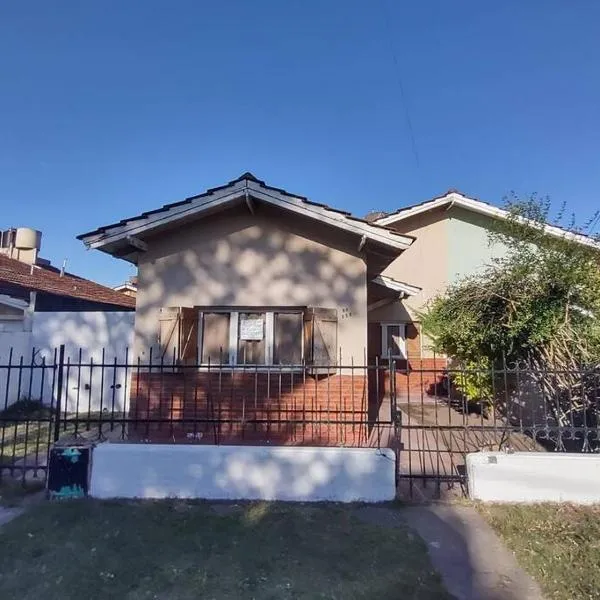 Casa cerca de playa Necochea，位于内科切阿的酒店