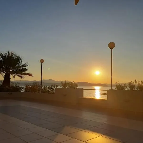Apartment on the beach，位于卡西罗彼卡多的酒店