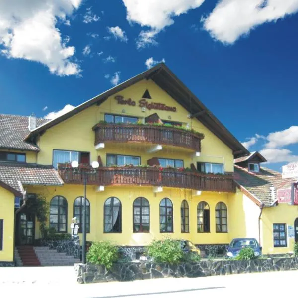 佩拉赛贺提娜汽车旅馆，位于锡盖图马尔马切伊的酒店