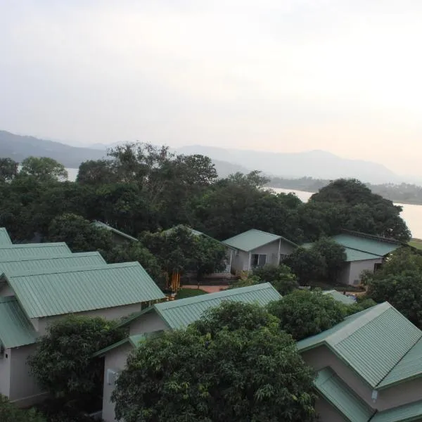 Mango Leaf Lake Resort，位于浦那的酒店
