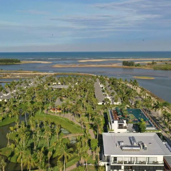 Cocoland River Beach Resort & Spa，位于Mỹ Lại (1)的酒店