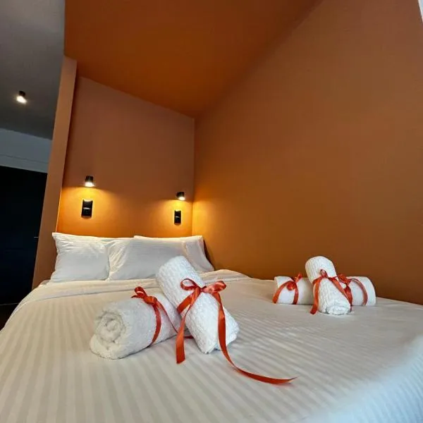 Orange Luxury apartment in agrinio，位于Panaitólion的酒店