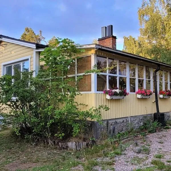 Trevligt hus/stuga i Svärtinge，位于Finspång的酒店