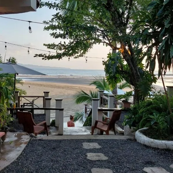 Hotel y Restaurante Mama Ines，位于Isla Cebaco 的酒店