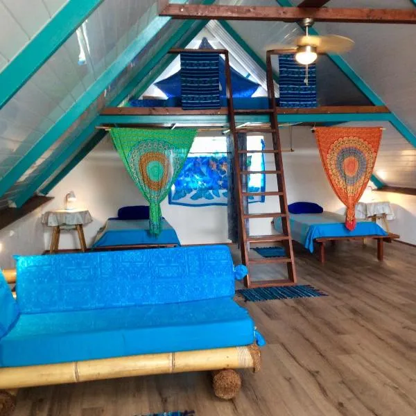 L'Auberge de Tahiti Iti - Beach hostel，位于Pueu的酒店