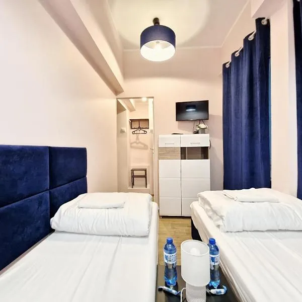 Hostel Helvetia - PRIVATE ROOMS in CITY CENTER and OLD TOWN，位于皮瑟兹诺的酒店