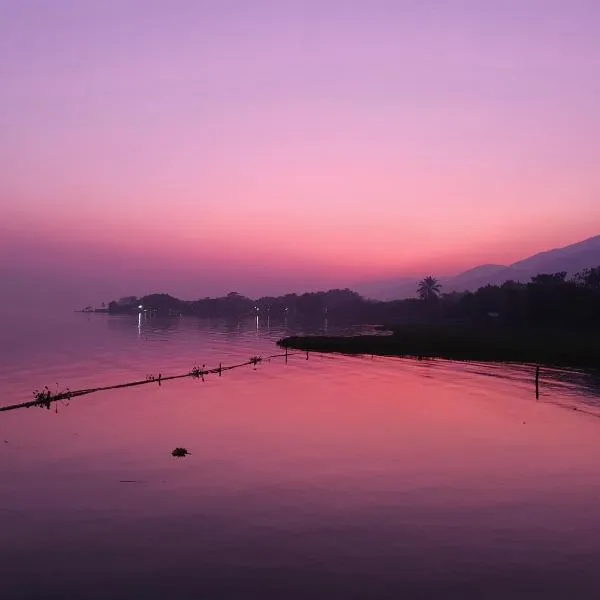 Hotel Ecológico Cabañas del Lago，位于El Estor的酒店
