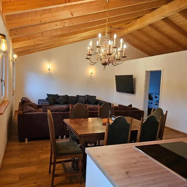 Penthouse-Ferienwohnung auf Rups Hof，位于伊萨尔河畔兰道的酒店