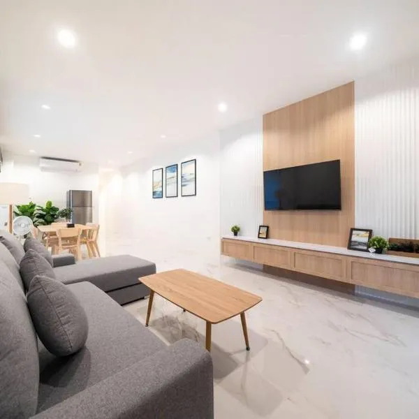 2BR townhome 300M walk to kata beach Fully equipped，位于卡塔海滩的酒店