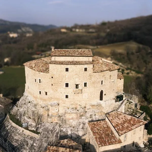 Castel Di Luco，位于阿夸桑塔泰尔梅的酒店