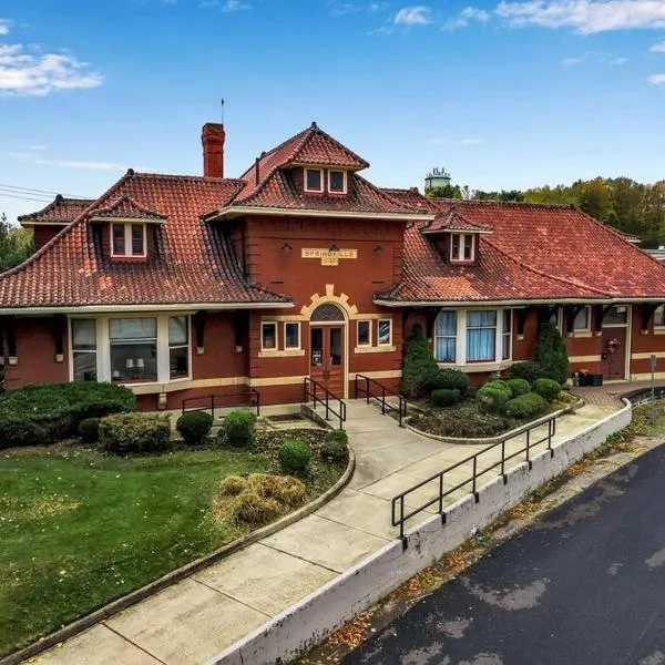 Historic Springville Train Depot Inn Hotel Apartment，位于Springville的酒店