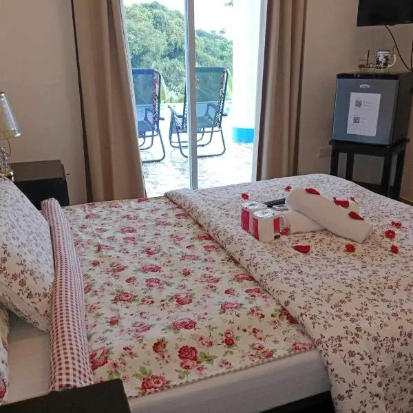 Couple room A in Final Destination Resort，位于Bolinao的酒店