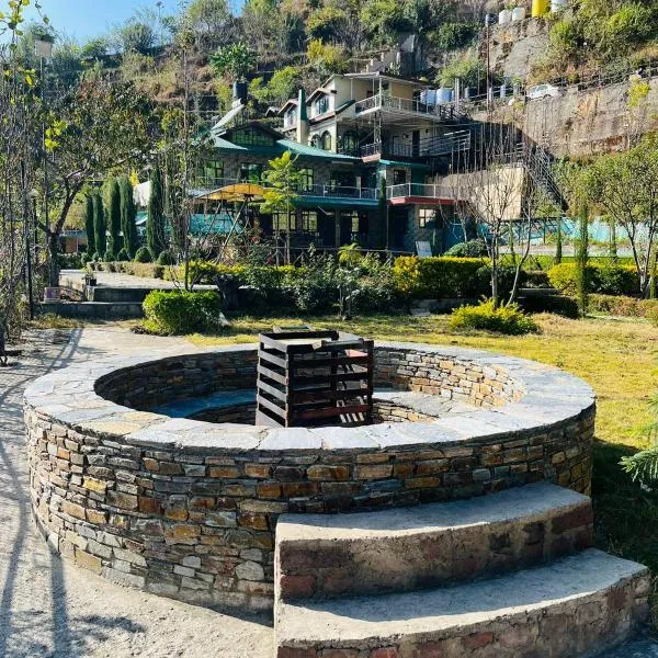 Green Lodge Farmstay by Highland Monk，位于西姆拉的酒店