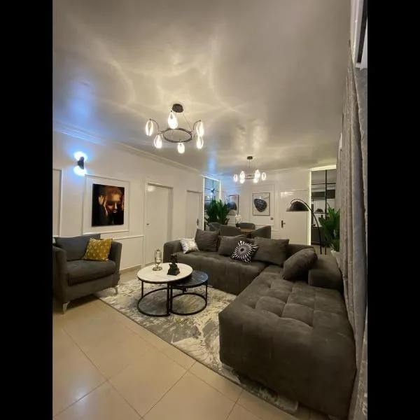 Exquisite Lekki Phase1 Apartment，位于Ikoyi的酒店