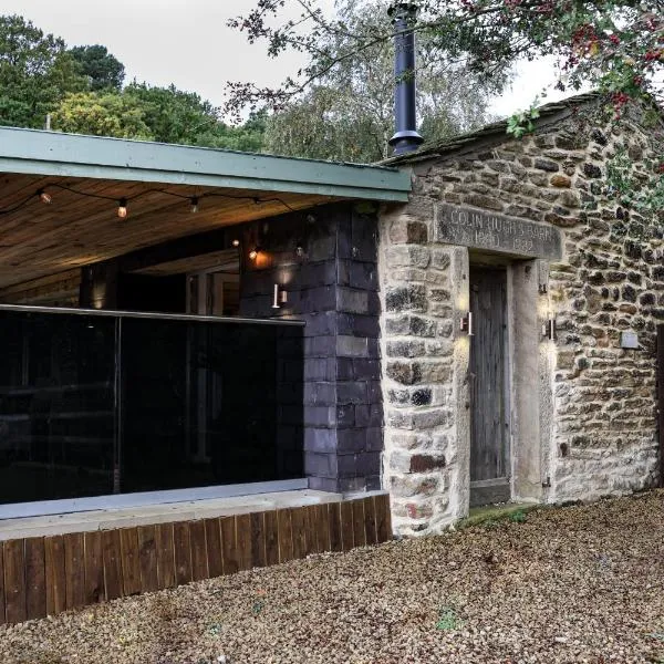 Tanyard Barn - Luxury Hot Tub & Secure Dog Field Included，位于曼彻斯特的酒店