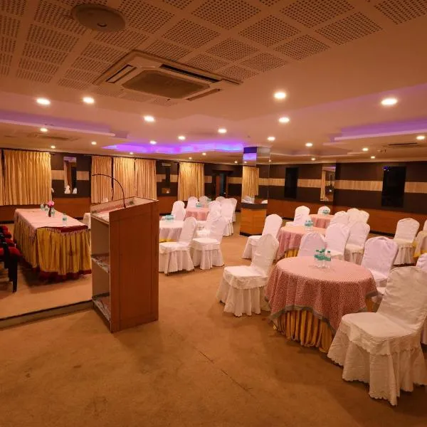 Hotel PVK Grand Dindigul，位于丁迪古尔的酒店