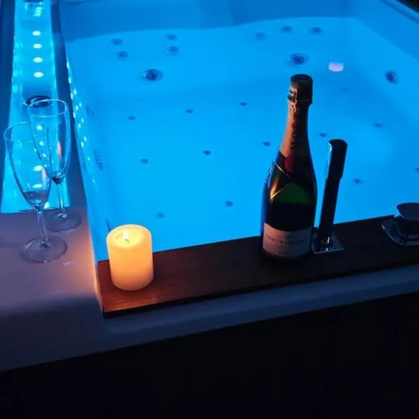 Loft/Jacuzzi L'instant，位于索姆河畔圣瓦莱里的酒店