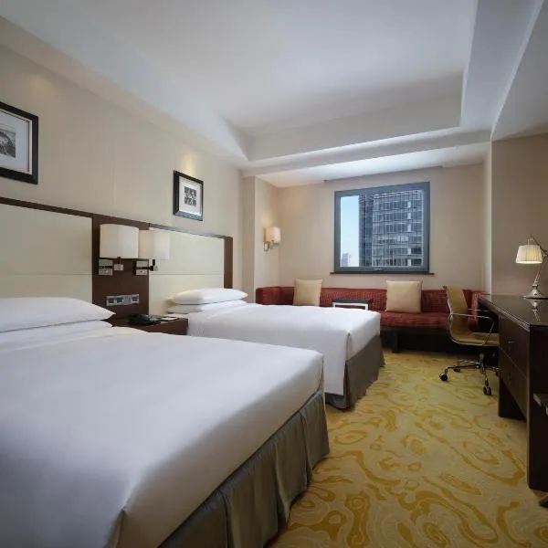 上海西藏大厦万怡酒店，位于七宝的酒店