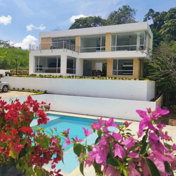 Montecarlo Club，位于拉米萨的酒店
