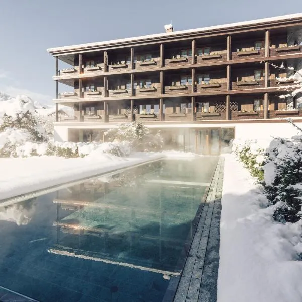 Posthotel Taube，位于施伦斯的酒店