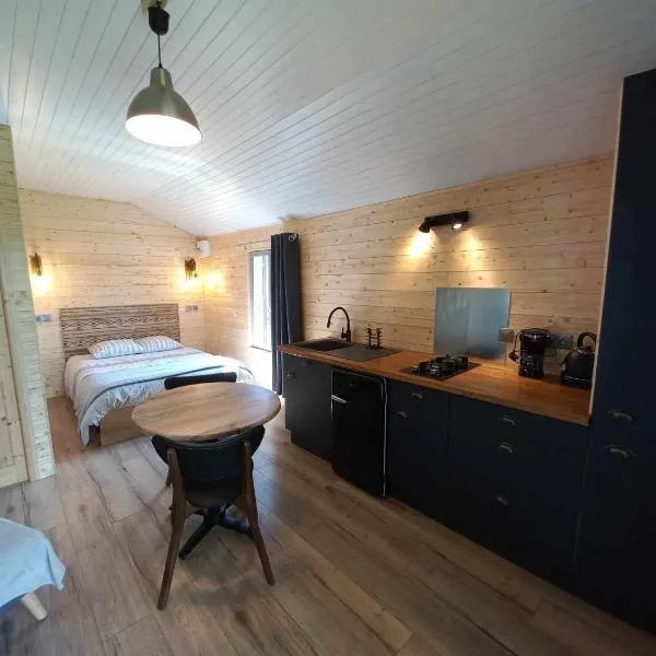 Le petit Chalet du MacQuart P.O.A. RANCH, 2 à 3 pers,，位于Saint-Martin-de-Fugères的酒店