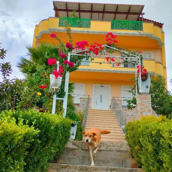 House with Wonderful View，位于哈尔基斯的酒店