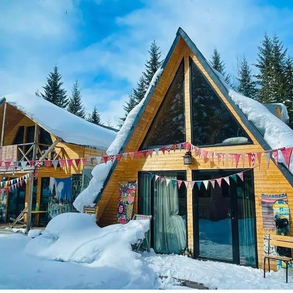 Wooden Huts In Mestia，位于Tvebishi的酒店