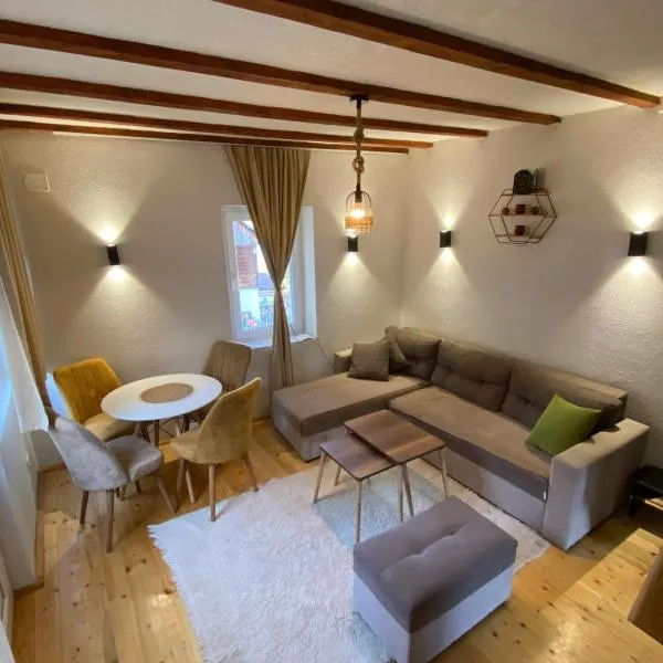 DEA's Apartment，位于马夫罗沃的酒店