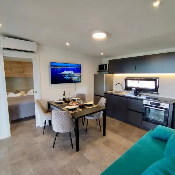 Luxury Mobile Home Oleander，位于木洛希尼的酒店